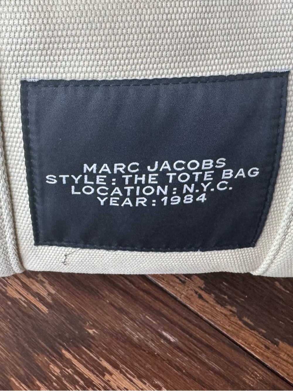 Marc Jacobs Cream Canvas 'The Tote Bag' with Black Logo - Picture 8 of 13